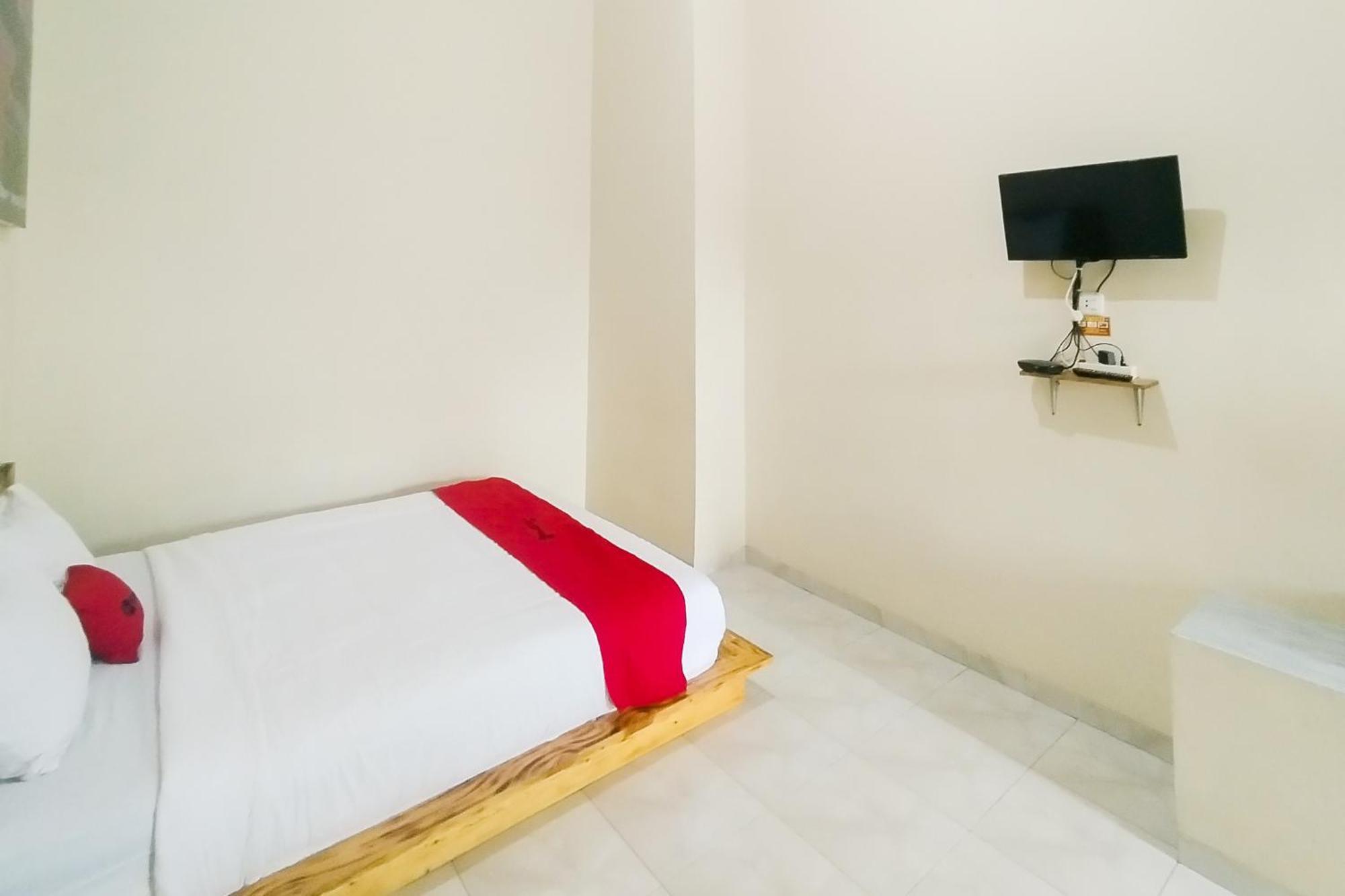Hotel Reddoorz Syariah At Shakira Alesha Enggal Bandar Lampung Exterior foto